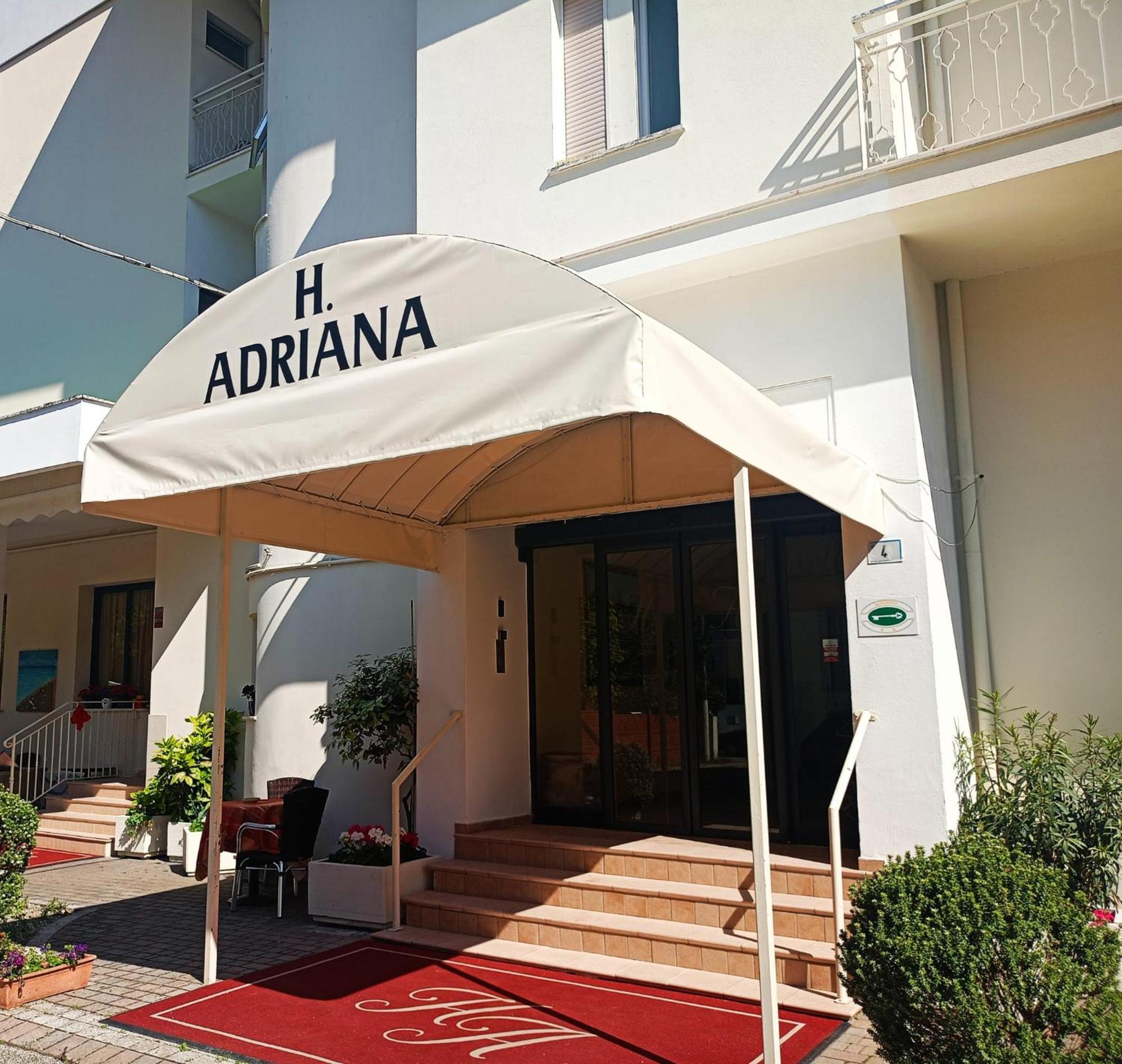 Hotel Adriana Bellaria-Igea Marina Esterno foto