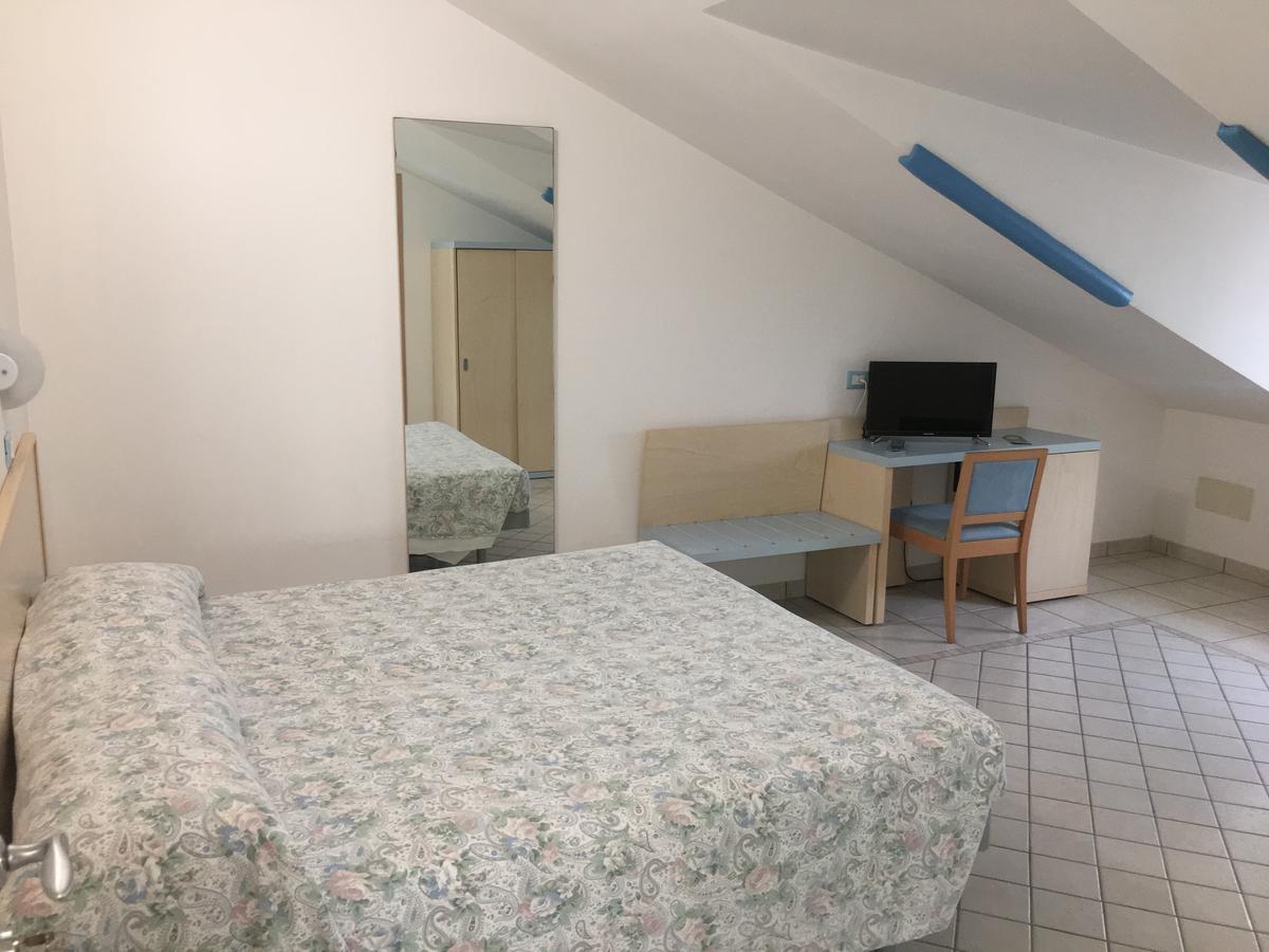 Hotel Adriana Bellaria-Igea Marina Esterno foto