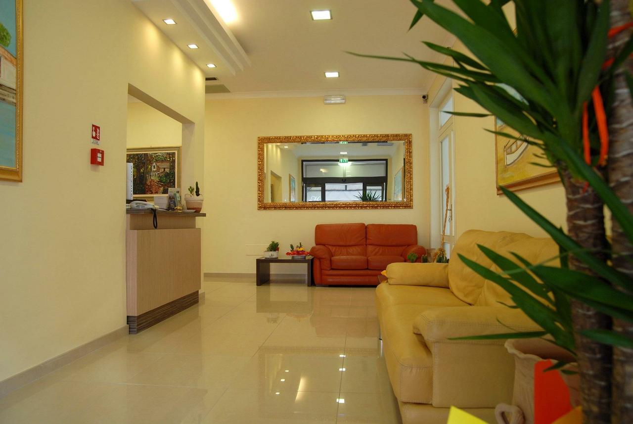 Hotel Adriana Bellaria-Igea Marina Esterno foto